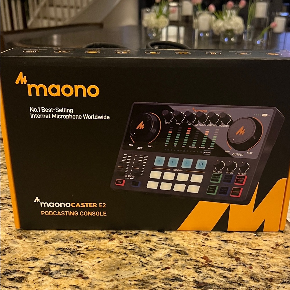 Maonocaster E2 Podcasting Console - NEW IN BOX